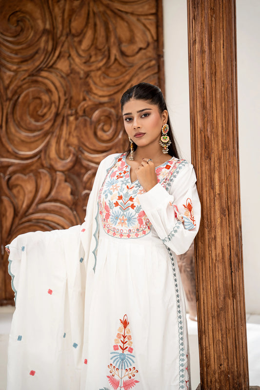 ELEGANT WHITE 3 PIECE SUITS