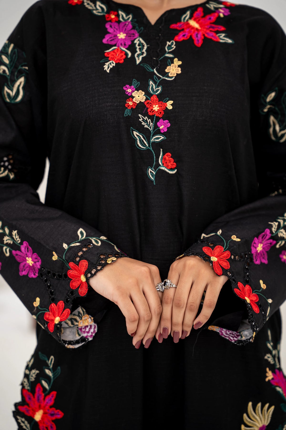 Aqsa Black Floral Embroidered 2-Piece