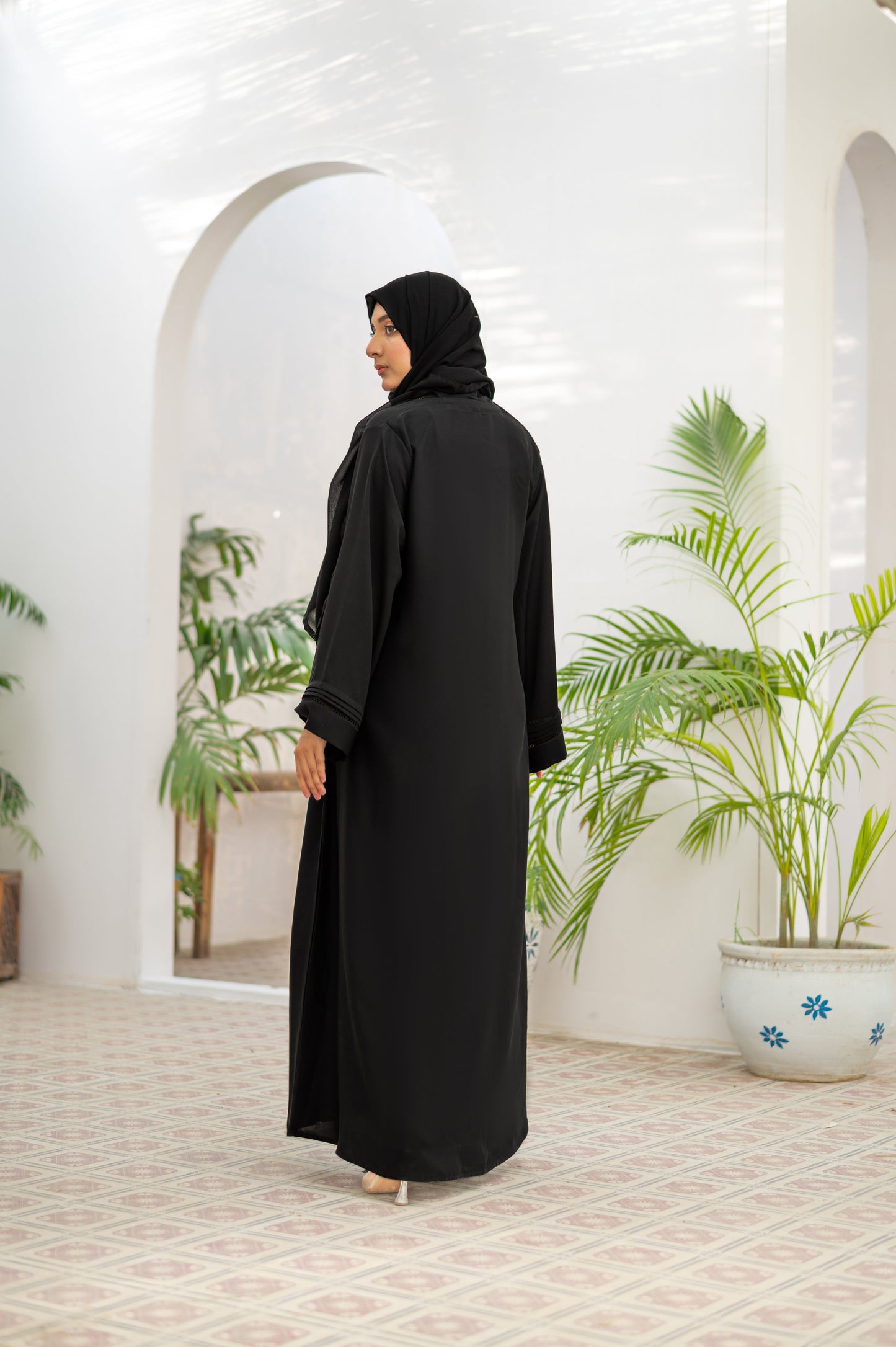 Black classic Cutwork Stone Abaya