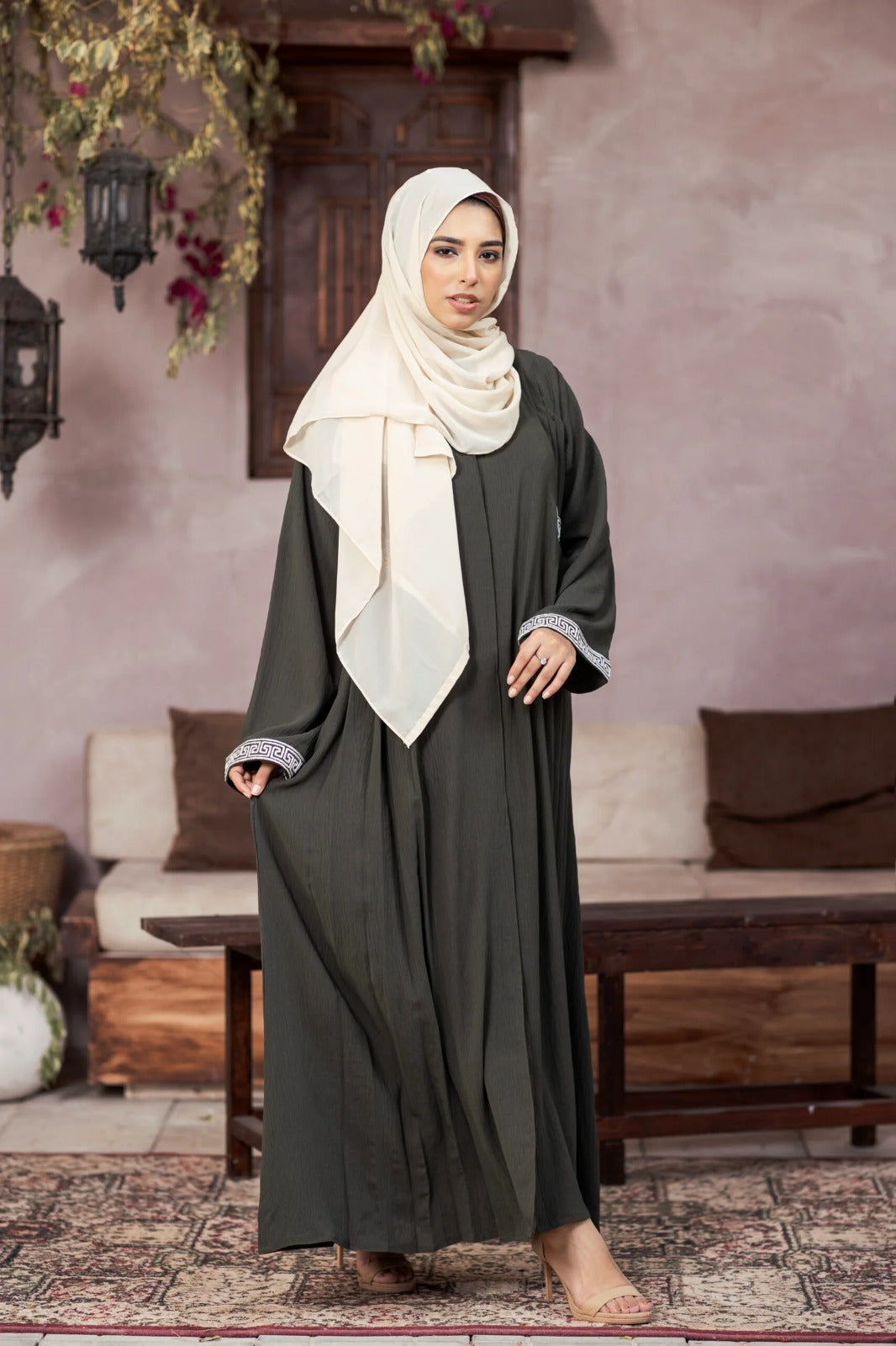 EMAAN ABAYA
